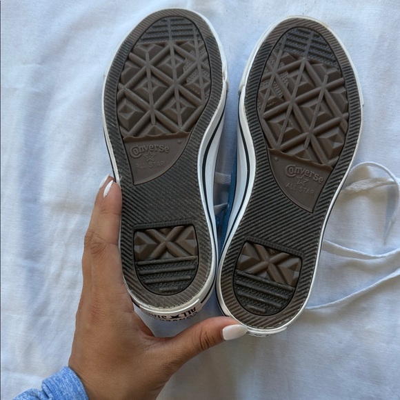 Converse Women’s Classic Blue Sneakers - Picture 4 of 7